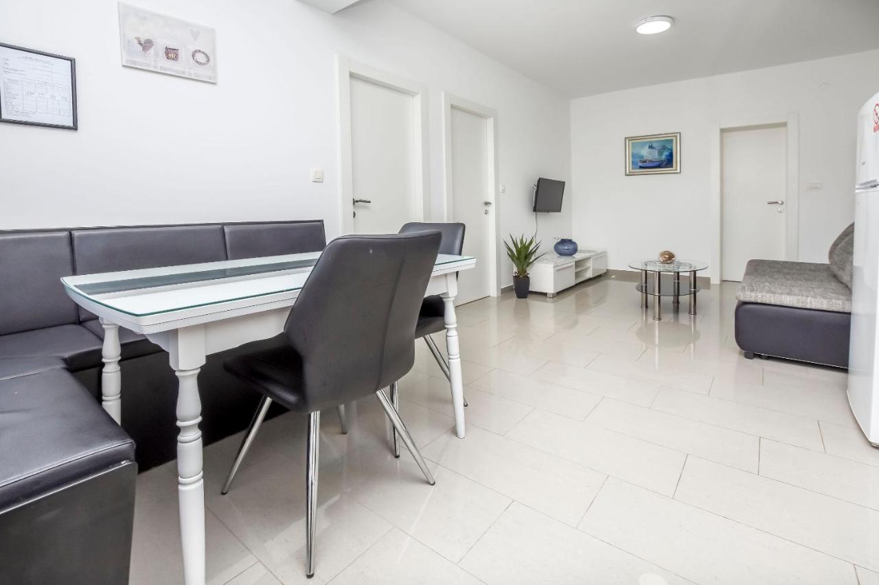 Apartment Maja *