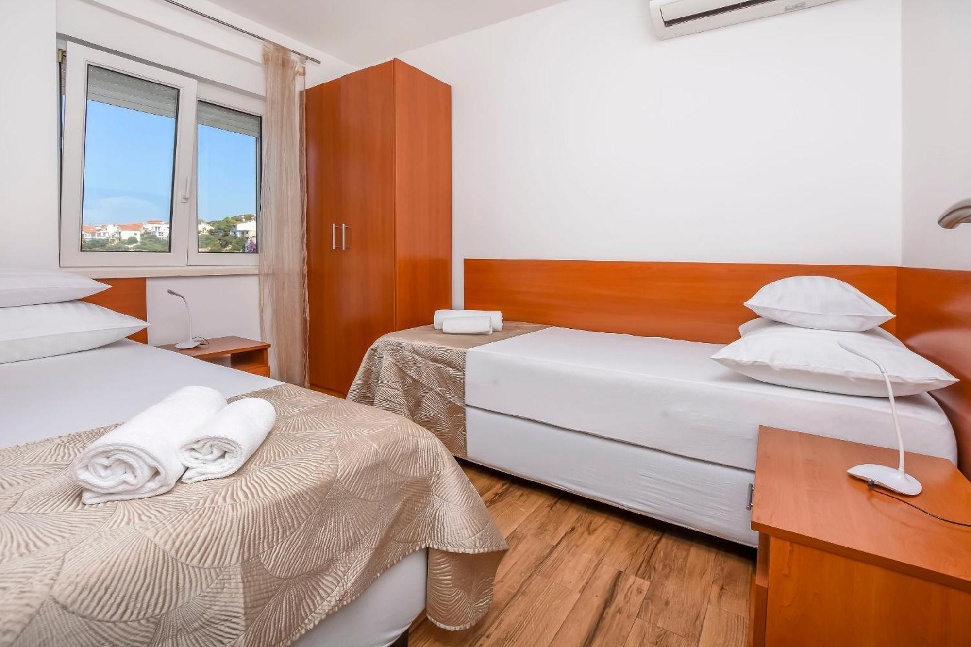 Apartment Maja Razanj